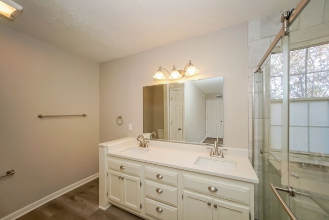 Building Photo - 7351 Camberwood Dr