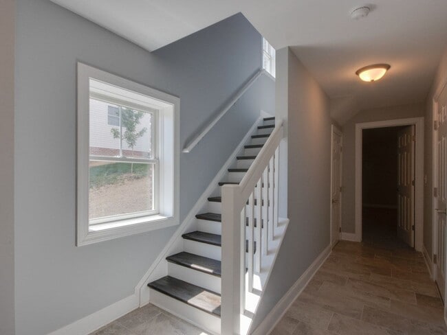Building Photo - Luxury Rental The Townes at Congers Creek