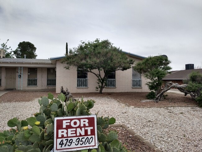 Building Photo - 6609 Escondido Dr