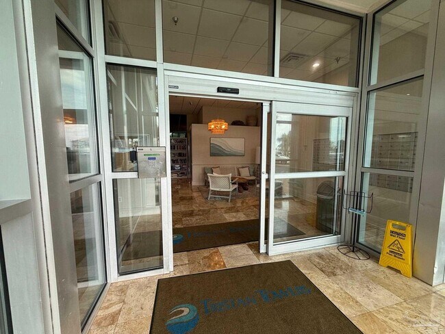 Building Photo - 1200 Fort Pickens Rd