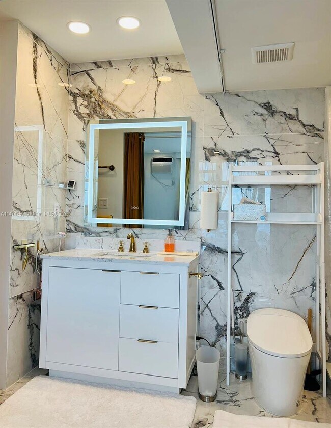 Building Photo - 1200 N Fort Lauderdale Beach Blvd