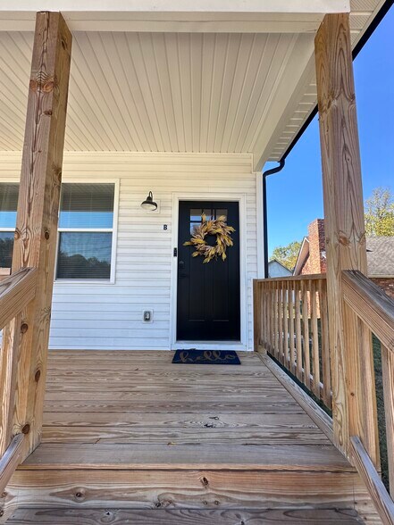 Building Photo - 152 Gregg St