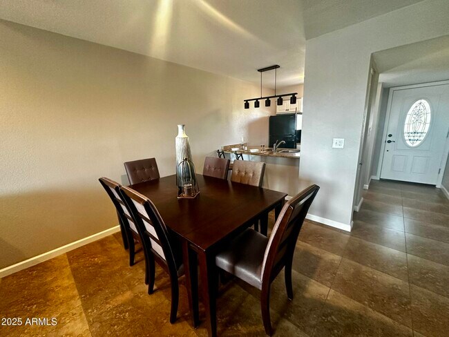 Building Photo - 16852 E La Montana Dr