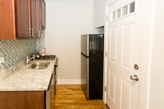 Building Photo - 2919 N Mildred Ave