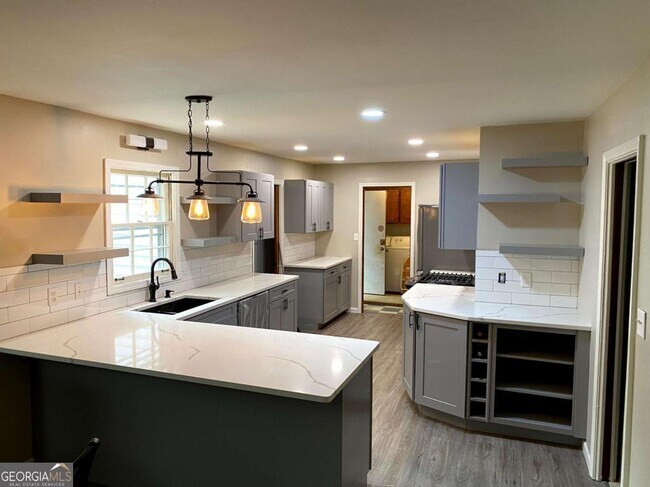 Building Photo - 4754 Winthrop Dr