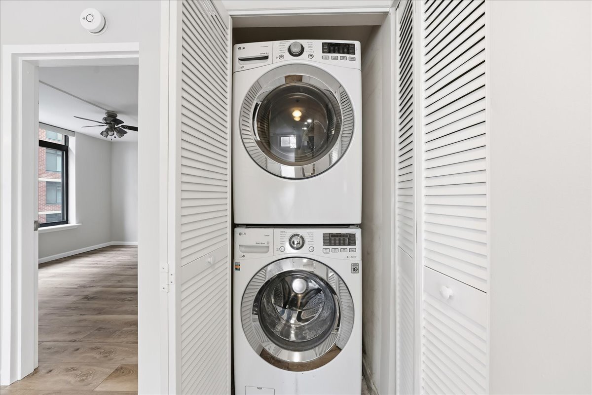 Building Photo - 700 1st St