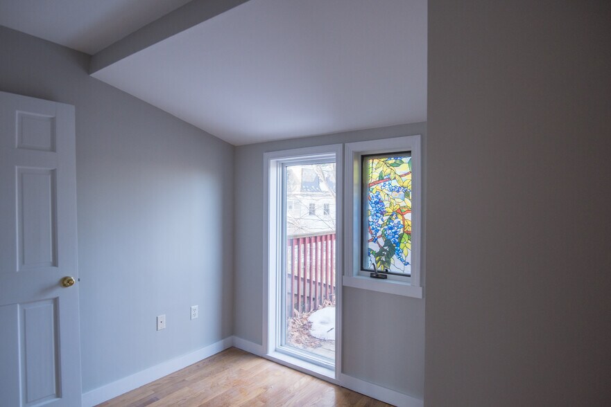 Building Photo - 214 Chestnut Ave