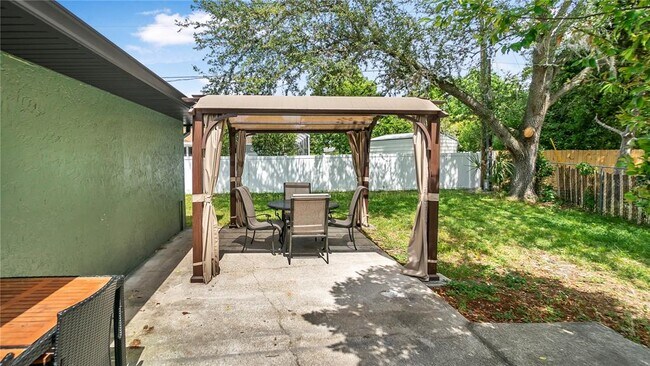 Building Photo - 1454 Digarmo Terrace