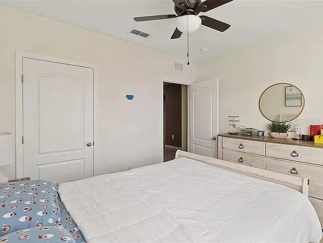 Building Photo - 2585 Ryland Falls Dr