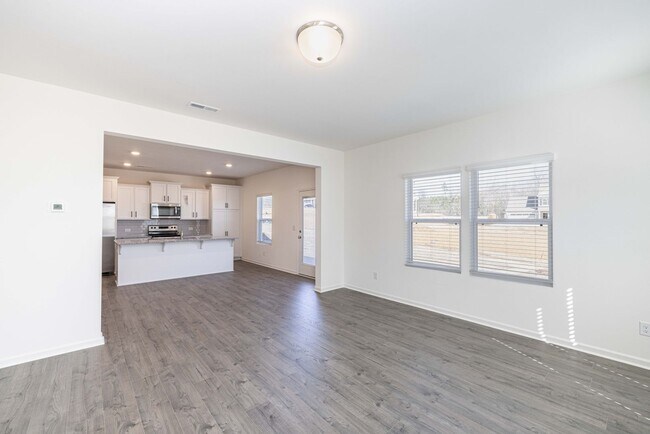 Building Photo - 4 Bedroom Home Piedmont School District AV...