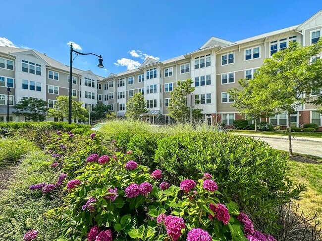 Building Photo - 25 Stonehaven Dr