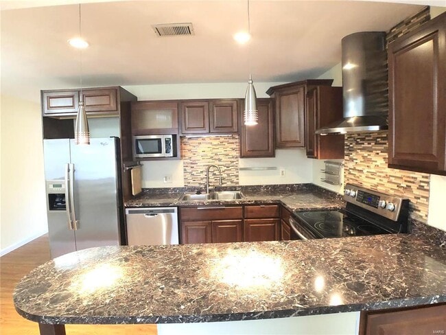 Building Photo - 425 Ponderosa Ave