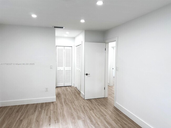 Building Photo - 1561 Alcala Ave
