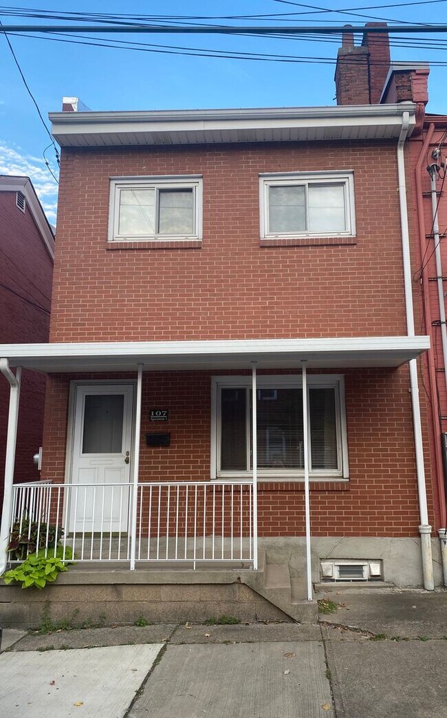Building Photo - NEWLY RENOVATED 2 BEDROOM WITH GARAGE IN THE HEART OF SOUTHSIDE!