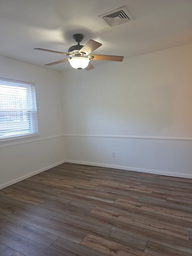 Building Photo - CONDO IN PIKE CREEK