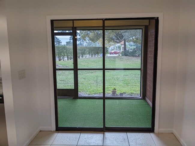 Building Photo - 4723 Oak Terrace Dr