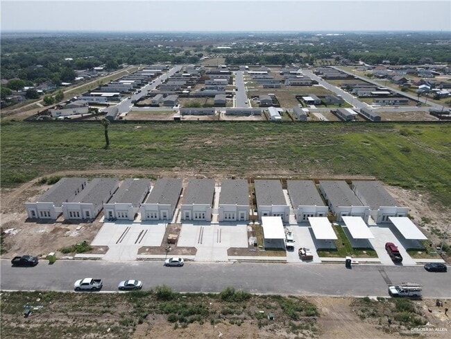 Building Photo - 16 Beverly Ave