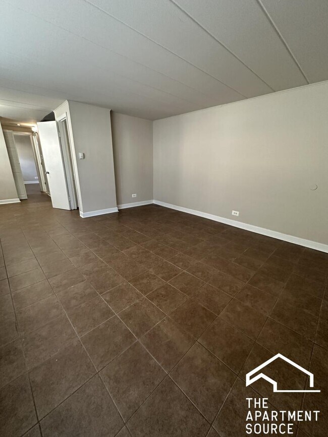 Building Photo - 9610 Ivanhoe Ave