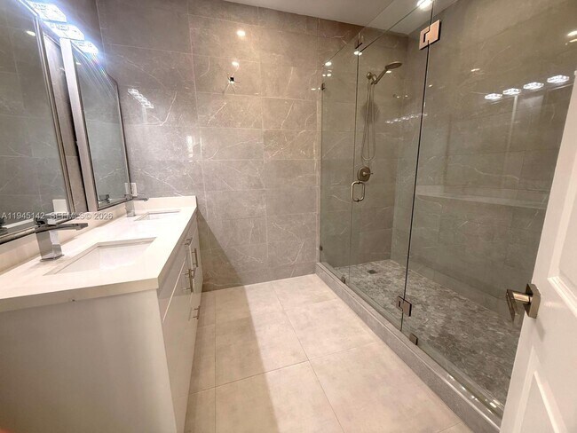 Building Photo - 11271 NW 84th St