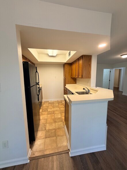 Kitchen - 109 Killam Ct