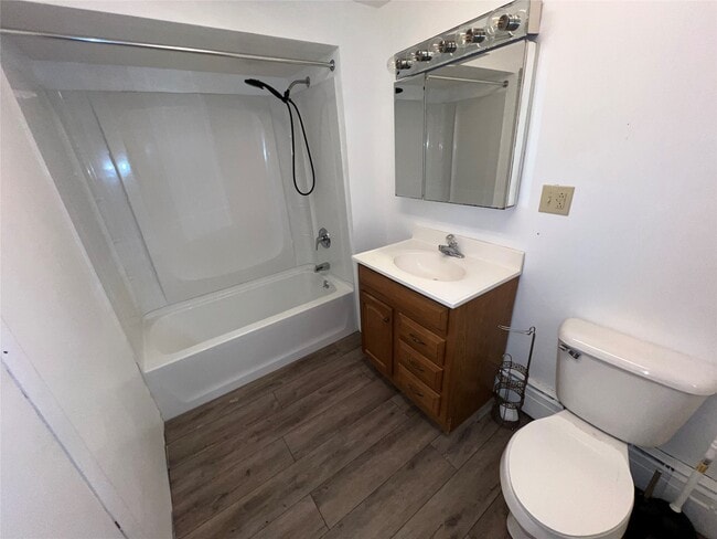 Building Photo - 4 Erie St