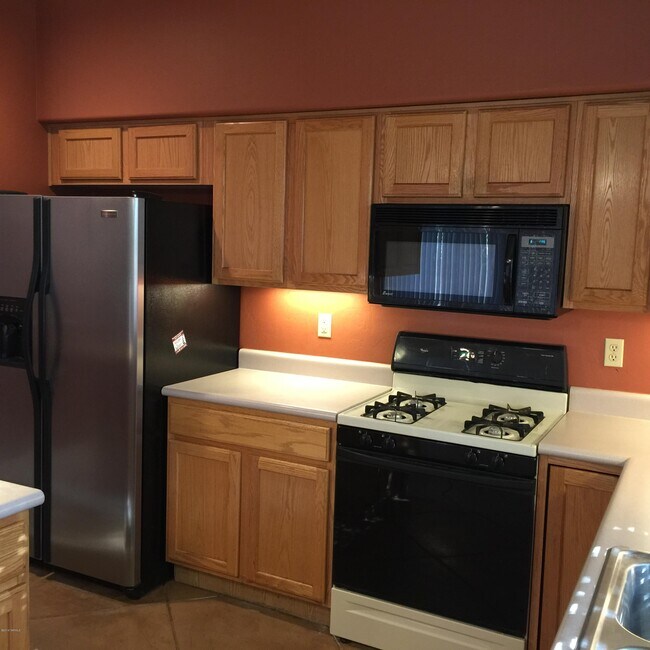 Building Photo - 3602 N Crest Ranch Dr