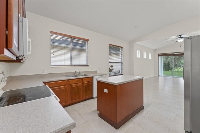 Building Photo - 8838 Abbotsbury Dr