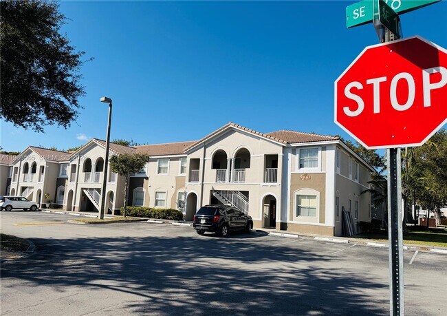 Building Photo - 2826 SE 16th Pl