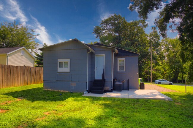 Building Photo - Modern 3-Bedroom Home with Smart Features & Premium Upgrades