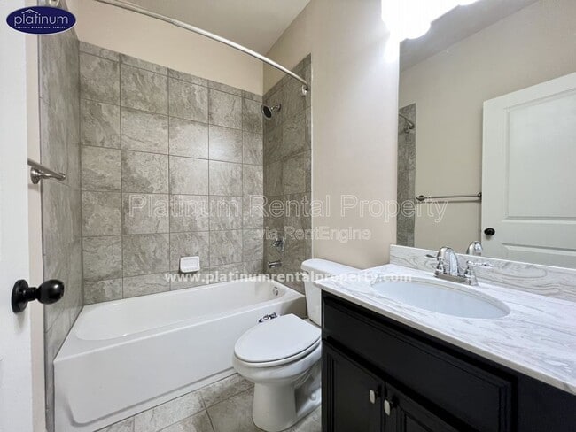 Building Photo - 1662 Fairview Dr