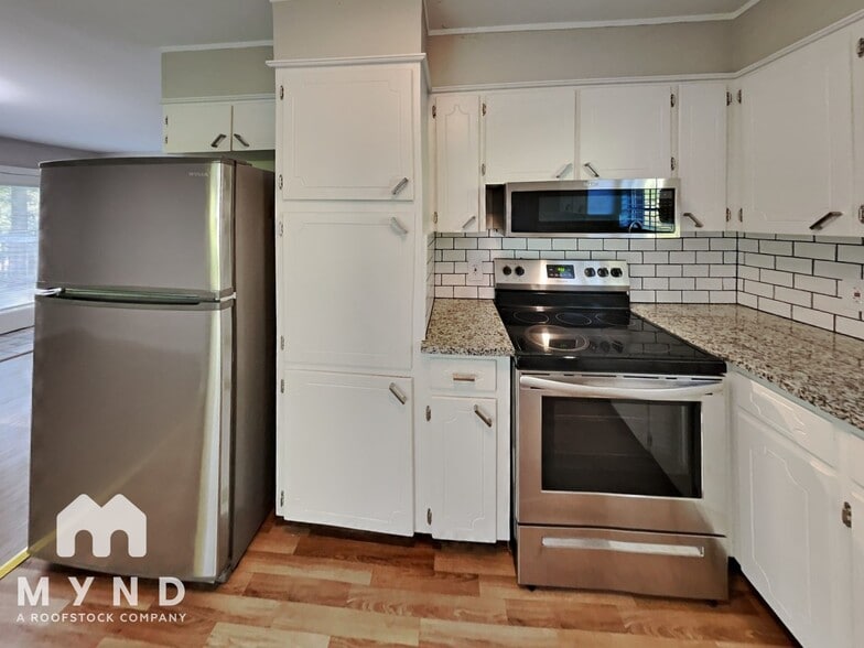 Building Photo - 933 Arcadia Cir