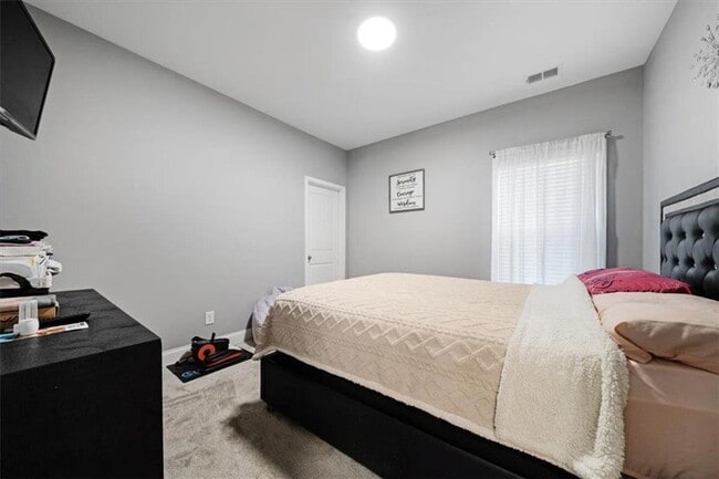 Building Photo - 3355 Palmer Lake Pointe