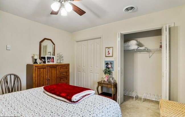 Building Photo - 372 Winding Oak Dr