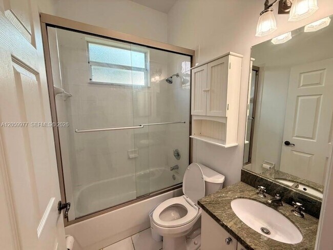 Building Photo - 420 SE 23rd Ln