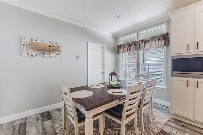 Building Photo - 12581 Coconut Dr