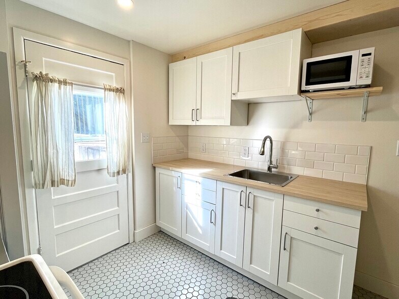 Building Photo - 919 Yeager Pl