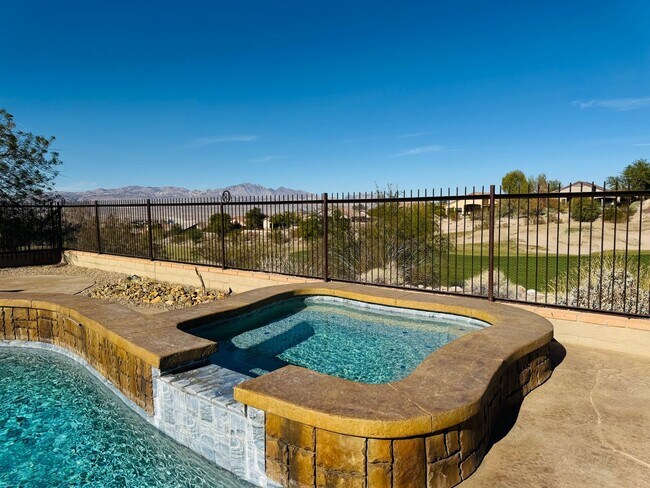 Building Photo - Golf Course Vacation Rental in Laughlin Ranch – 2BD/3BA