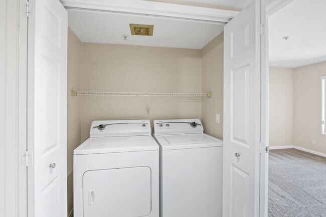 Building Photo - 1020 La Terraza Cir