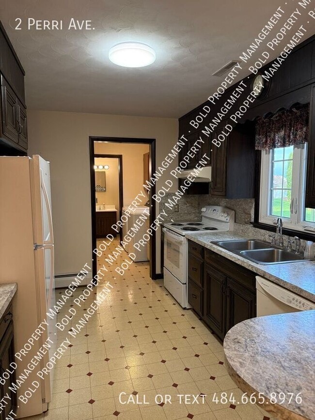 Building Photo - 2 Perri Ave