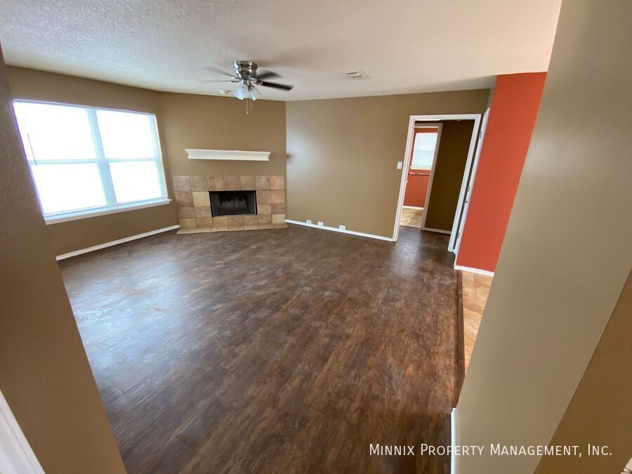 Building Photo - 2530 107th Dr