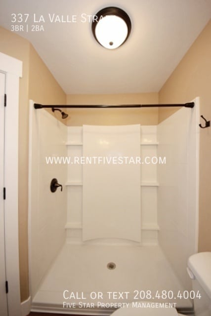 Building Photo - 337 La Valle Strada
