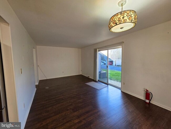 Building Photo - 22 Oyster Bay