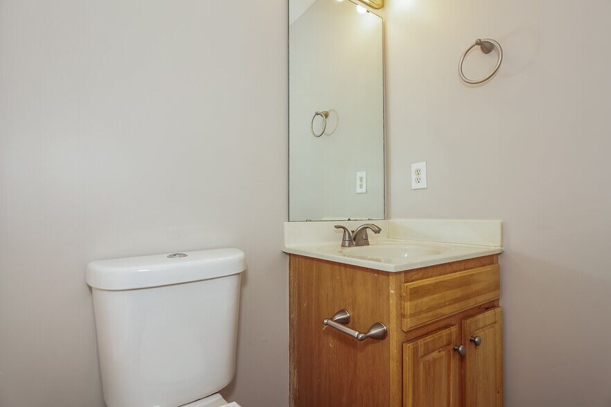 Building Photo - 2618 Marmac Rd