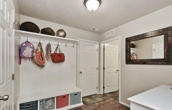 Building Photo - 12370 W Hollowtree Ct