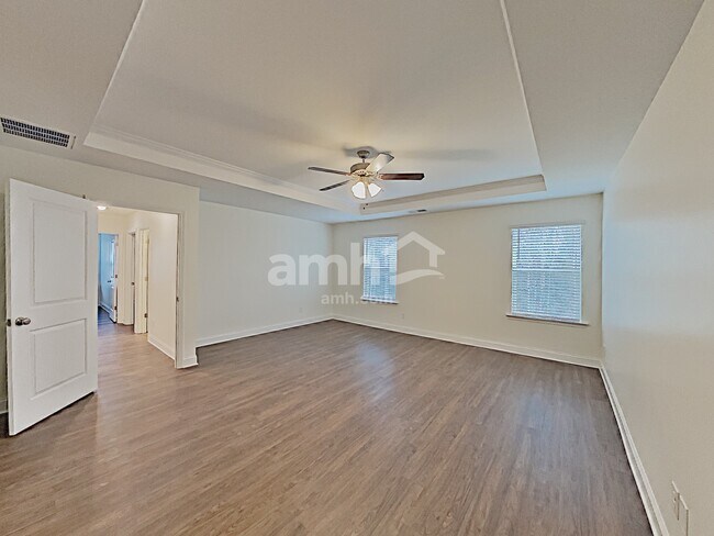 Building Photo - 331 Elmhurst Drive