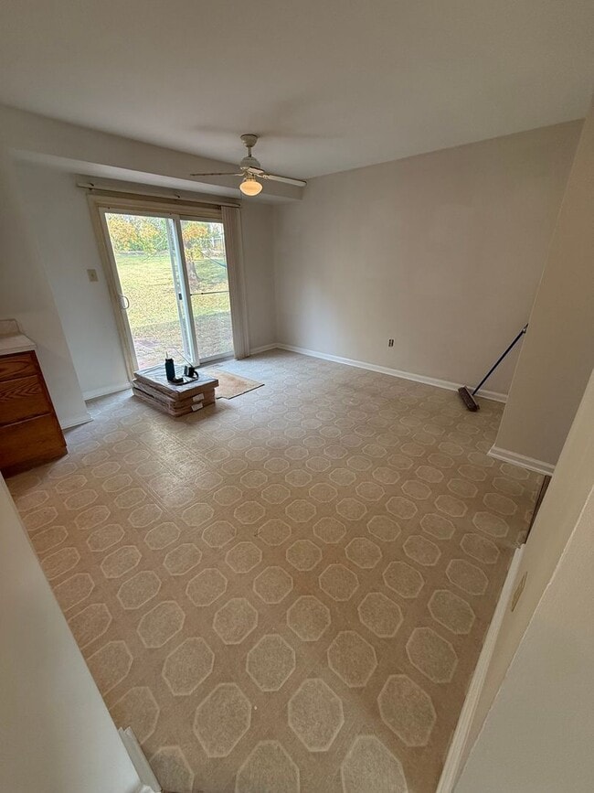 Building Photo - Collegeville 3 Bed / 1.5 Bath Twin Home