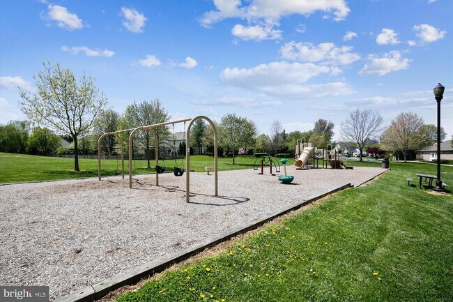Building Photo - 152 Fieldstone Ct