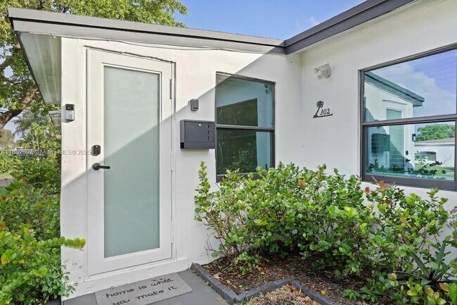 Building Photo - 300 SW 23rd St