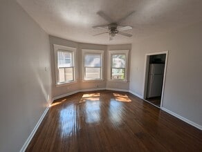 Building Photo - Spacious! 4-Bed and 2-Full Bath Unit with Bonus Room, Garage, Large Backyard