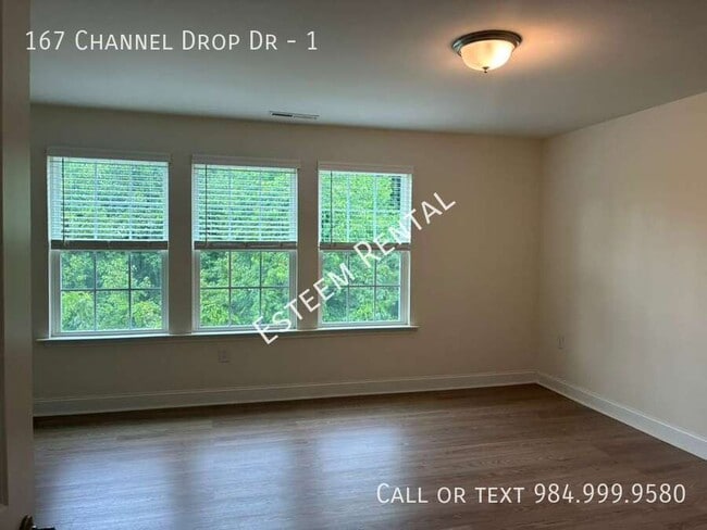 Building Photo - 167 Channel Drop Dr